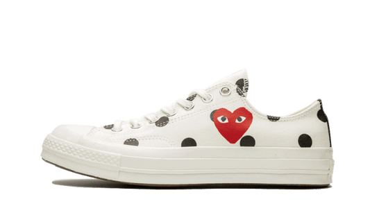 chuck-taylor-all-star-70s-ox-comme-des-garons-play-polka-dot-white-45a6e4
