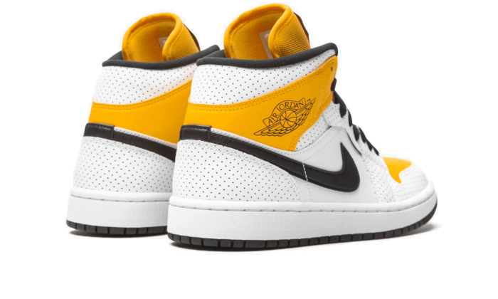 air-jordan-1-mid-laser-orange-45a6e4
