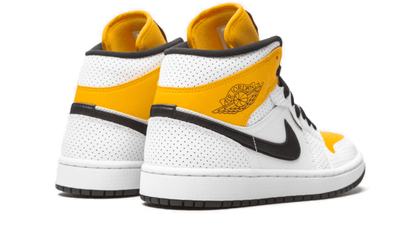 air-jordan-1-mid-laser-orange-45a6e4