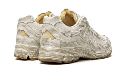 New Balance 2002R Protection Pack Distressed - M2002RDG