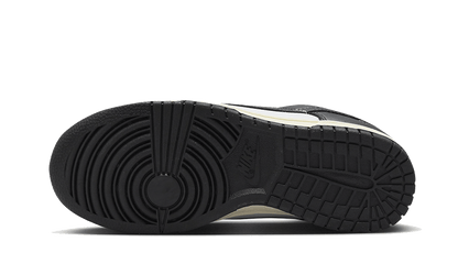 Nike Dunk Low Vintage Panda - FQ8899-100